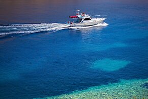 Emporio A Captivating 6-bed Villa in Nimborio