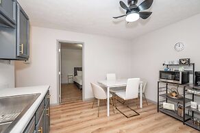 Arkstone Retreat 1 - 4 minutes from the Ark!