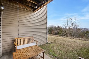 Family-friendly Retreat - Enviable Location!