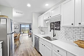 Family-friendly Retreat - Enviable Location!