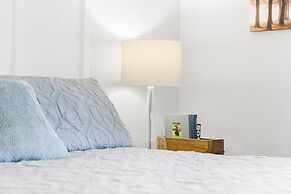 Family-friendly Retreat - Enviable Location!