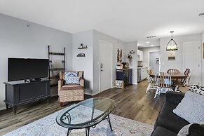 Family-friendly Retreat - Enviable Location!