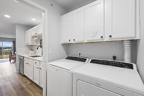 Family-friendly Retreat - Enviable Location!