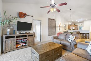 Whippoorwill Woods 3 BDR w- Tons of Amenities!