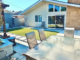 Bellflower Breeze Charming 3 BDR in Long Beach!