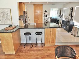 Bellflower Breeze Charming 3 BDR in Long Beach!
