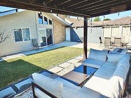 Bellflower Breeze Charming 3 BDR in Long Beach!