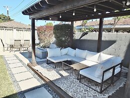 Bellflower Breeze Charming 3 BDR in Long Beach!