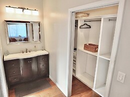 Bellflower Breeze Charming 3 BDR in Long Beach!