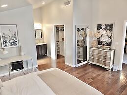 Bellflower Breeze Charming 3 BDR in Long Beach!