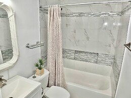 Bellflower Breeze Charming 3 BDR in Long Beach!