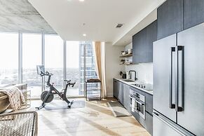 High Rise Luxury Condo With Lake & City Views