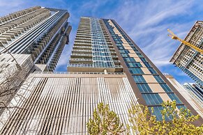 High Rise Luxury Condo With Lake & City Views