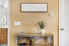 Rockwood Lakeview Getaway Incredible Location!