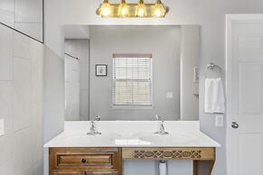 Rockwood Lakeview Getaway Incredible Location!