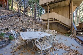 Timber Lodge Yosemite Enveloped in Nature!