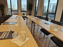 Kyriad Prestige Asnieres-sur-seine