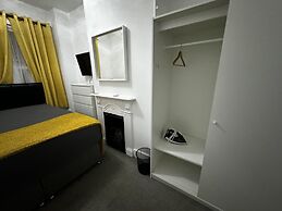Onsite Apartments in Central Brentwood