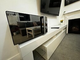 Onsite Apartments in Central Brentwood