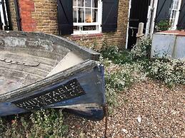 Lovely Fisherman's Cottage Near Beach and Harbour