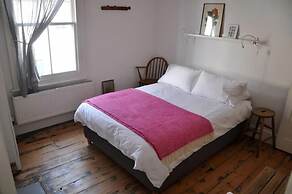 Lovely Fisherman's Cottage Near Beach and Harbour