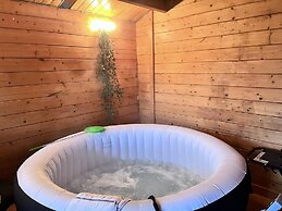 Detached Luxe House in Ashford With Hot tub