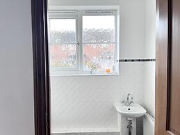 Detached Luxe House in Ashford With Hot tub