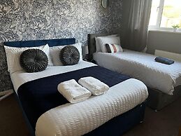 Canterbury Charm, Spacious 4 Bed House