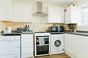 Canterbury Charm, Spacious 4 Bed House