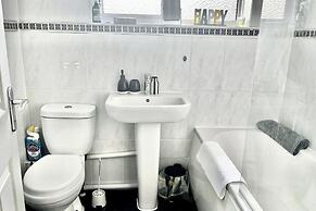 Canterbury Charm, Spacious 4 Bed House