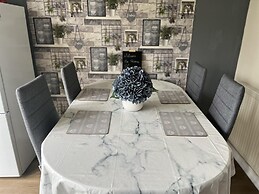 Canterbury Charm, Spacious 4 Bed House