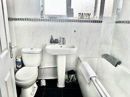 Canterbury Charm, Spacious 4 Bed House