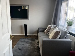 Canterbury Charm, Spacious 4 Bed House