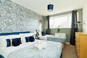 Canterbury Charm, Spacious 4 Bed House