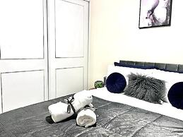 The Olive Nest Lush House in Ashford With Drive