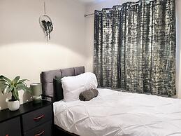 The Olive Nest Lush House in Ashford With Drive