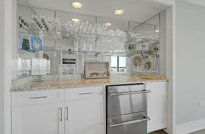 1408 Ocean Club by Avantstay Oceanfront Home w/ Amazing Views!