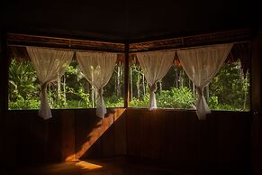 Eywa Lodge Amazonas: Luxurious Eco Escape – All-Inclusive Adventure in