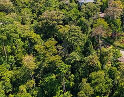 Short Walk to Restaurants Cafe Bar Saltwater Pool