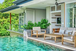 Short Walk to Restaurants Cafe Bar Saltwater Pool