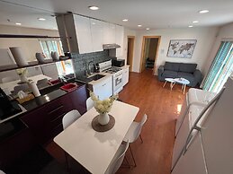 Chic 2BR Suite Vancouver West Downtown