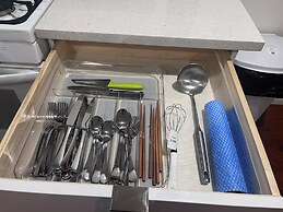 Chic 2BR Suite Vancouver West Downtown