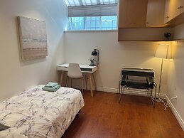 Chic 2BR Suite Vancouver West Downtown