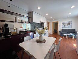 Chic 2BR Suite Vancouver West Downtown