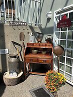 Chic 2BR Suite Vancouver West Downtown