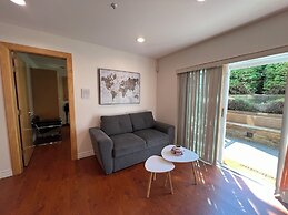 Chic 2BR Suite Vancouver West Downtown