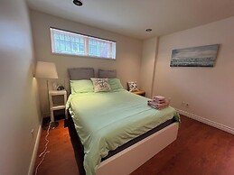 Chic 2BR Suite Vancouver West Downtown