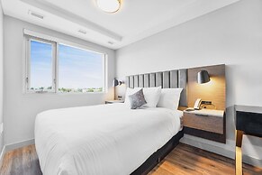 Skye Hotel & Residences