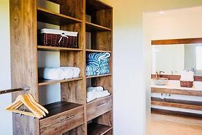 Elegant Oceanview Penthouse - Steps from Jaco Beach & Nightlife