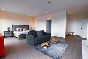 Elegant Oceanview Penthouse - Steps from Jaco Beach & Nightlife